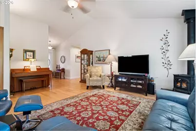 20967 Yukon St, Aurora, OR 97002 - Photo 7