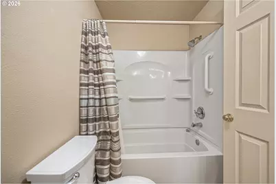 639 S 70th St, Springfield, OR 97478 - Photo 11