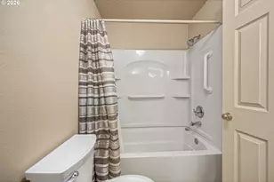 639 S 70th St, Springfield, OR 97478 - Photo 11
