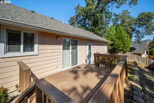 639 S 70th St, Springfield, OR 97478 - Photo 27