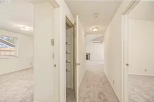639 S 70th St, Springfield, OR 97478 - Photo 9