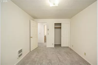 639 S 70th St, Springfield, OR 97478 - Photo 15