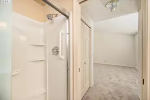 639 S 70th St, Springfield, OR 97478 - Photo 23