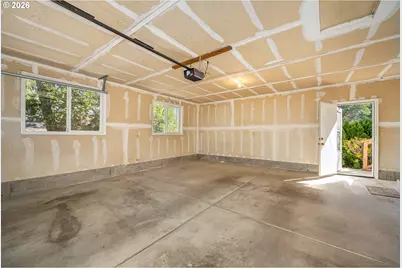 639 S 70th St, Springfield, OR 97478 - Photo 25