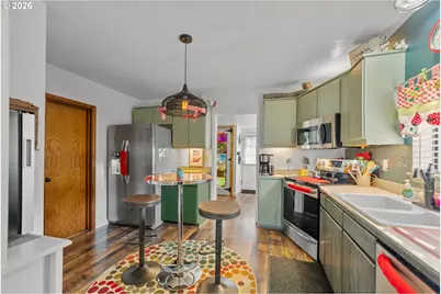 796 W Pilger St, Roseburg, OR 97471 - Photo 7