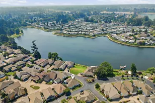 1810 Lake Shore Dr, Eugene, OR 97408 - Photo 31