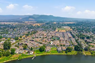 1810 Lake Shore Dr, Eugene, OR 97408 - Photo 33