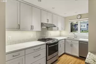 4387 SW 94th Ave, Portland, OR 97225 - Photo 7