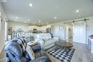 1451 Gladiola Dr, Junction City, OR 97448 - Photo 9