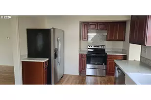 9256 SE Morrison St, Portland, OR 97216 - Photo 9