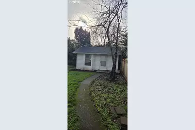 9256 SE Morrison St, Portland, OR 97216 - Photo 5