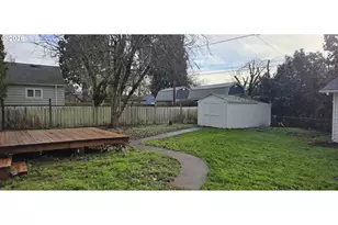 9256 SE Morrison St, Portland, OR 97216 - Photo 3