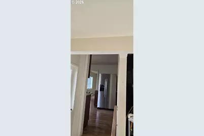 9256 SE Morrison St, Portland, OR 97216 - Photo 7