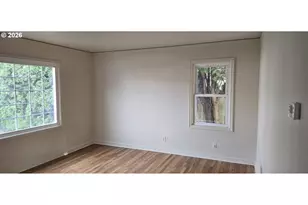 9256 SE Morrison St, Portland, OR 97216 - Photo 11