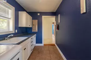 2318 Liberty St, North Bend, OR 97459 - Photo 23