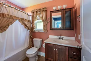 2318 Liberty St, North Bend, OR 97459 - Photo 17