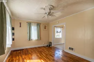 2318 Liberty St, North Bend, OR 97459 - Photo 9