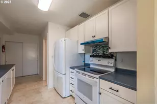 2318 Liberty St, North Bend, OR 97459 - Photo 19