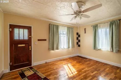 2318 Liberty St, North Bend, OR 97459 - Photo 13