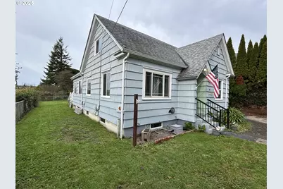 2318 Liberty St, North Bend, OR 97459 - Photo 3