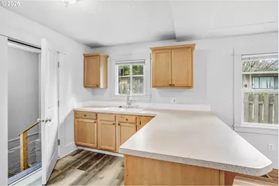 900 NE 91st Ave, Portland, OR 97220 - Photo 37