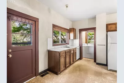 947 SE Spokane St SE, Portland, OR 97202 - Photo 17