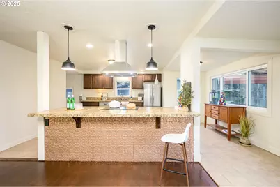 119 NE Kingwood Dr, McMinnville, OR 97128 - Photo 5