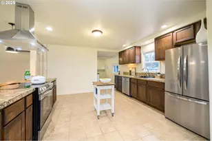 119 NE Kingwood Dr, McMinnville, OR 97128 - Photo 7