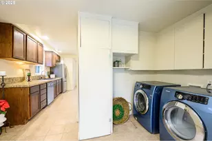 119 NE Kingwood Dr, McMinnville, OR 97128 - Photo 17