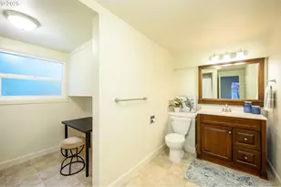 119 NE Kingwood Dr, McMinnville, OR 97128 - Photo 23