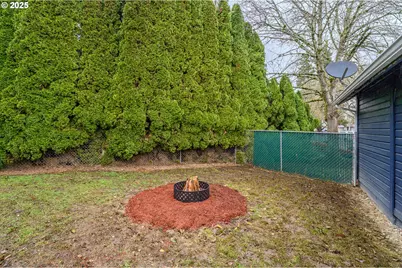 119 NE Kingwood Dr, McMinnville, OR 97128 - Photo 43