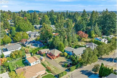 7303 SE Sherman St, Portland, OR 97215 - Photo 43