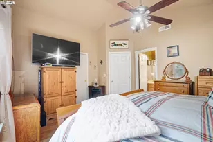 19738 SW Ashcroft Ln, Aloha, OR 97003 - Photo 17