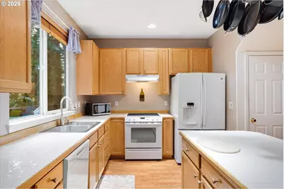 19738 SW Ashcroft Ln, Aloha, OR 97003 - Photo 11