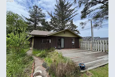 330 10th Street St, Bandon, OR 97411 - Photo 15
