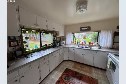 330 10th Street St, Bandon, OR 97411 - Photo 21