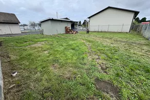 1010 N Lake Rd, Lakeside, OR 97449 - Photo 37