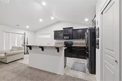 3692 Phantom Way, Eugene, OR 97401 - Photo 5