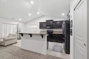 3692 Phantom Way, Eugene, OR 97402 - Photo 5