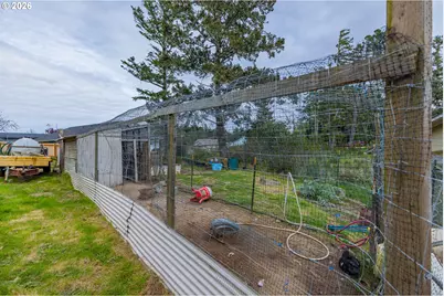 1589 Seagate Ave, Coos Bay, OR 97420 - Photo 21