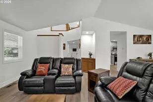 4847 Darlings Loop, Florence, OR 97439 - Photo 11