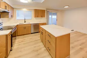 13637 SE Ellen Dr, Clackamas, OR 97015 - Photo 3