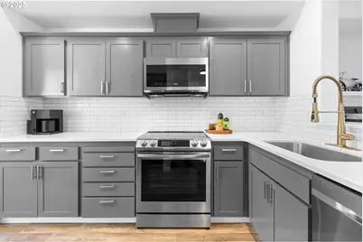 2865 NW Kennedy Ct, Portland, OR 97229 - Photo 11