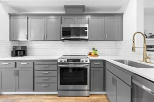 2865 NW Kennedy Ct, Portland, OR 97229 - Photo 11