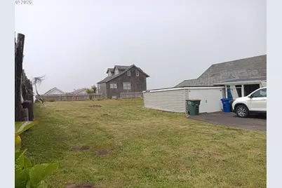 213 NW Cliff St, Newport, OR 97365 - Photo 3