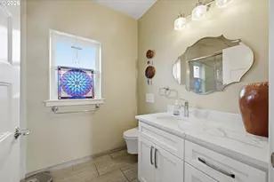 1308 E Main St, Cottage Grove, OR 97424 - Photo 17