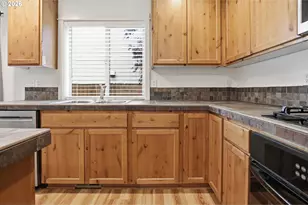 18124 SE Bush Terrace, Portland, OR 97236 - Photo 13