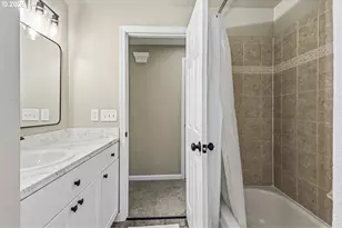 227 NE Paloma Ct, Gresham, OR 97030 - Photo 39