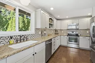 227 NE Paloma Ct, Gresham, OR 97030 - Photo 15