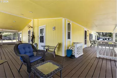 1160 Cleveland Loop Dr, Roseburg, OR 97471 - Photo 11